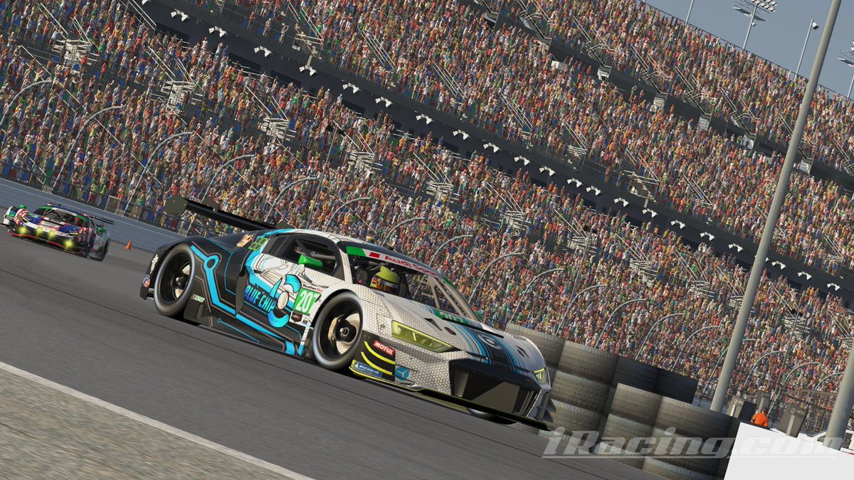 Team Blue qualified: P9
Currently Running: P4

Team White qualified: P17
Currently Running: P15