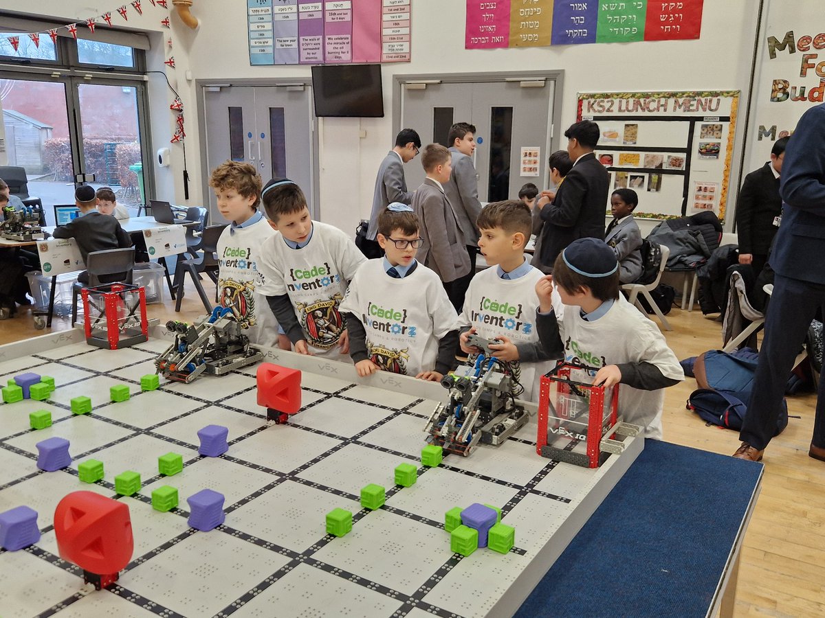 jonathonsimons5's tweet image. We did it. Lookingvto join the other teams in the @VEXRoboticsUK  finals in Telford. #codeinventorz #robotics