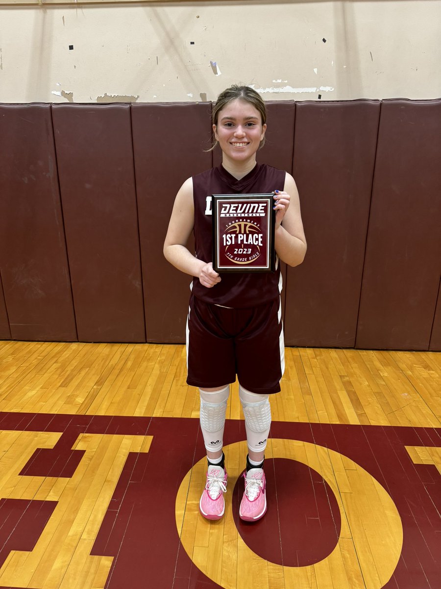EmmaMcIver32's tweet photo. Won our basketball tournament today!!! https://t.co/Mvz00BlXFQ