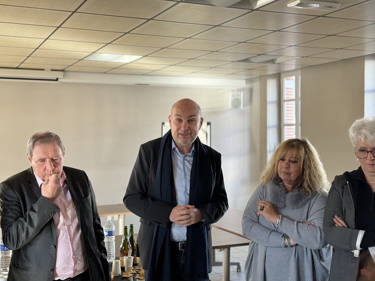 CherubinLaurent's tweet photo. @PartiRadicalG31 s’organise merci #josephCarles pour ton accueil 🙏
Validation des candidats #ElectionsEuropeenne de la fédération, accueil nouveaux adhérents et voeux aux militants et amis + galettes des Rois #bellejournée pour notre parti 👍
@PartiRadicalG https://t.co/deIpOM6yQM