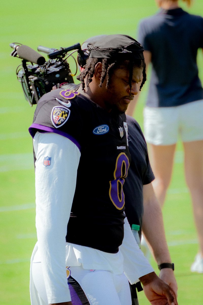 gucceCU's tweet photo. I just want to say, no matter the outcome of today’s game, you still the 🐐.
Go out there and give em an MVP performance LJ. #LJSZN #RavensFlock
📸 by me. https://t.co/6p9jNFzBik