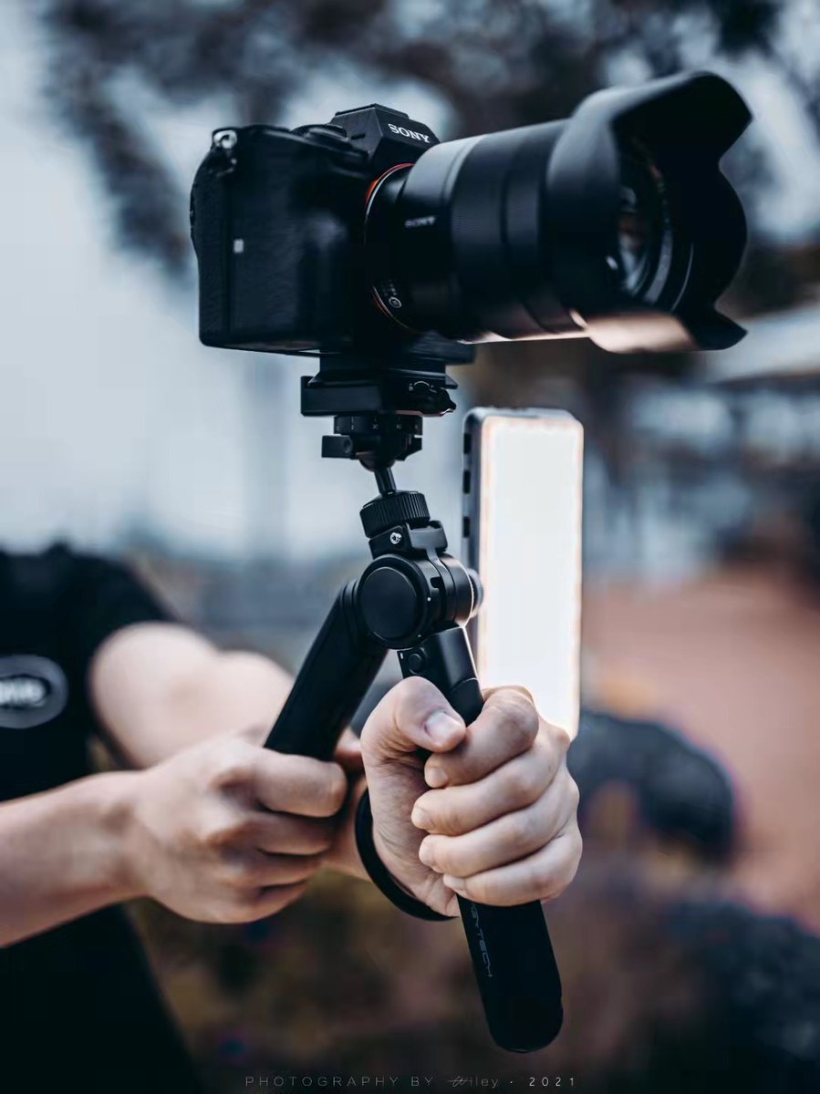 PGYTECH_global's tweet photo. Meet the MantisPod from PGYTECH, your photography BFF! Its flexible legs and sturdy design defy gravity to capture the wildest shots with ease. 📸 Check the link in bio for more.
@wiley

#pgytech #pgytechde #mantispod #mantispod2 #tripod #cameragear #sony #pgytechmantispod https://t.co/5Okuyyivfr