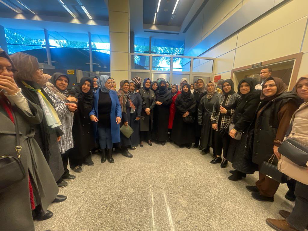 Cumhurbaşkanımız Sayın <a href="/RTErdogan/">Recep Tayyip Erdoğan</a> tensipleriyle #Şanlıurfa adayı olarak yeniden aday gösterilen Büyükşehir Belediye Başkanımız <a href="/zabeyazgul/">Zeynel Abidin BEYAZGÜL</a>  havalimanında tüm teşkilatımızla birlikte büyük bir coşkuyla karşıladık. 

#TürkiyeYüzyılı için
#HazırızKararlıyız

<a href="/aysekesir/">Ayşe Keşir 🇹🇷🇹🇷🇹🇷</a> <a href="/adelioglu63/">Ali ihsan Delioğlu</a>