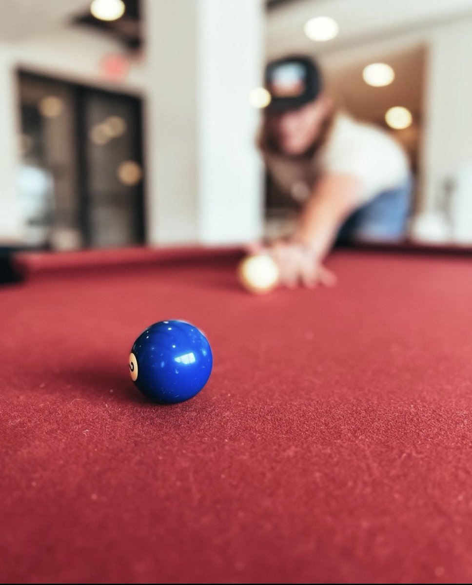 TheHeightsSHSU's tweet photo. Pocketing always wins one special at a time🤑. Sign by sunday to receive your $20 off on 4 and 5 beds and enjoy our luxury amenities including our spectacular pool table🎱
.
.
.
#shsu25 #shsu26 #shsu27 #luxuryliving #aspenheights #signandsave https://t.co/axvl58gUwB