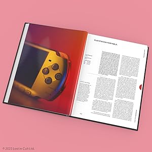 CoolGeekReviews's tweet photo. The book a Handheld History, shows a comprehensive celebration of #handheld #consoles  and their iconic games from indie journal publisher @lostincult   

🔗https://t.co/4NoxXxose4

#Nintendo #Gameboy #NintendoSwitch https://t.co/xuATAXtbwZ