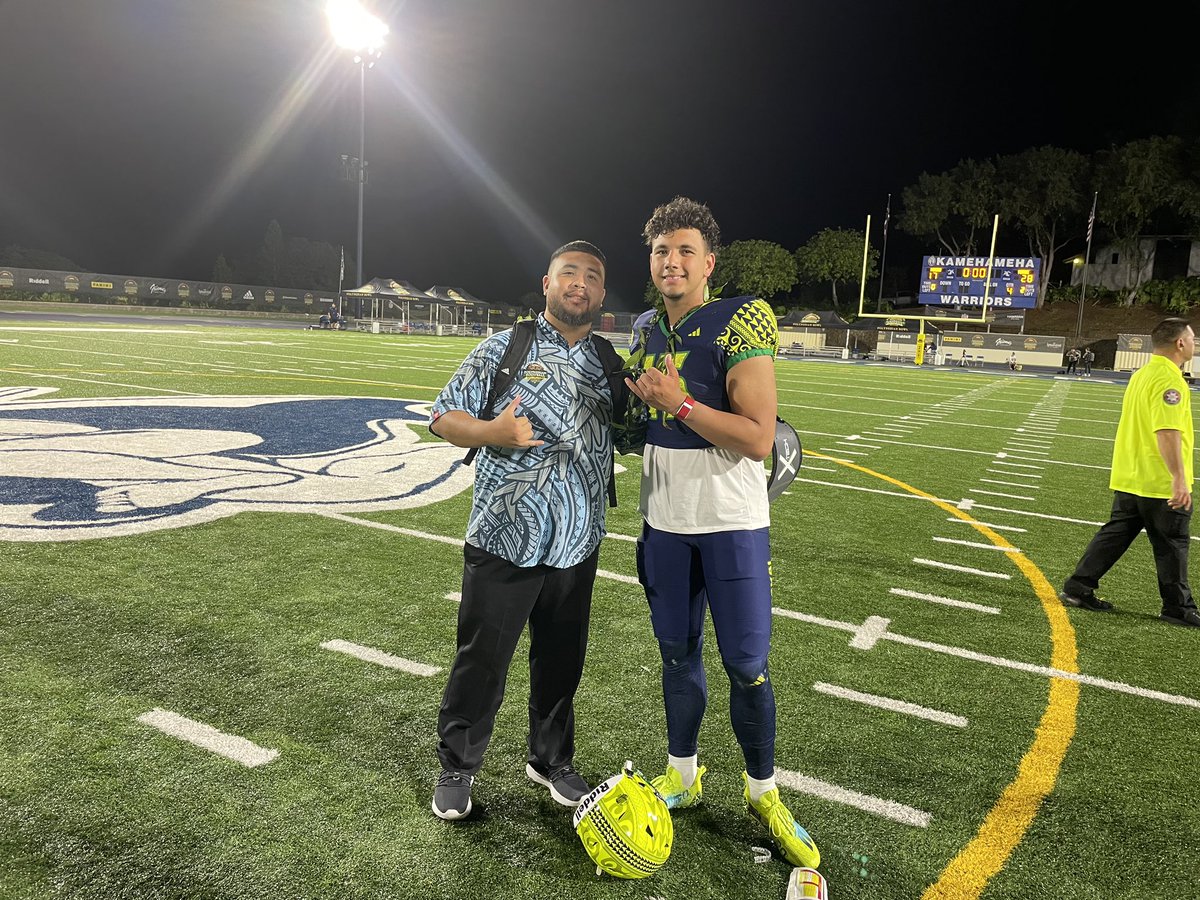 CoachNateOishi's tweet photo. Team Makai for the win! Mahalo @polynesiabowl @PolynesianFBHOF @MaaTanuvasa @richmiano38 for blessing me by allowing me to Coach TE this week! Great experience and a great game! @Carter83854638 balled out! 3 catches for 65 yards and 4 pancakes! @HuskerFootball @HuskerFBRecruit @GregBiggins @DonovanRaiola @CoachMattRhule @RaiolaDylan @AsapPuka @702HSFB @HSFBamerica @TheFranchiseLV @AlexWright1028 @KyleChinen @RobDeMelloKHON @ESPNHonolulu @ESPNLasVegas @SBLiveSports @IkaikaAthletics @BrandonHuffman @Sean_Callahan