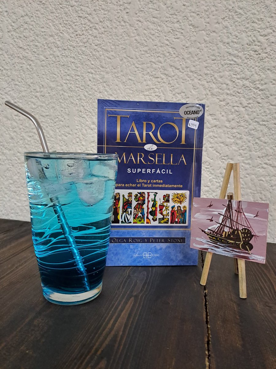 Un #Tarot de Marsella, una soda italiana y una carabela. 😎

#torreón #gómezpalacio #lerdo #lalaguna