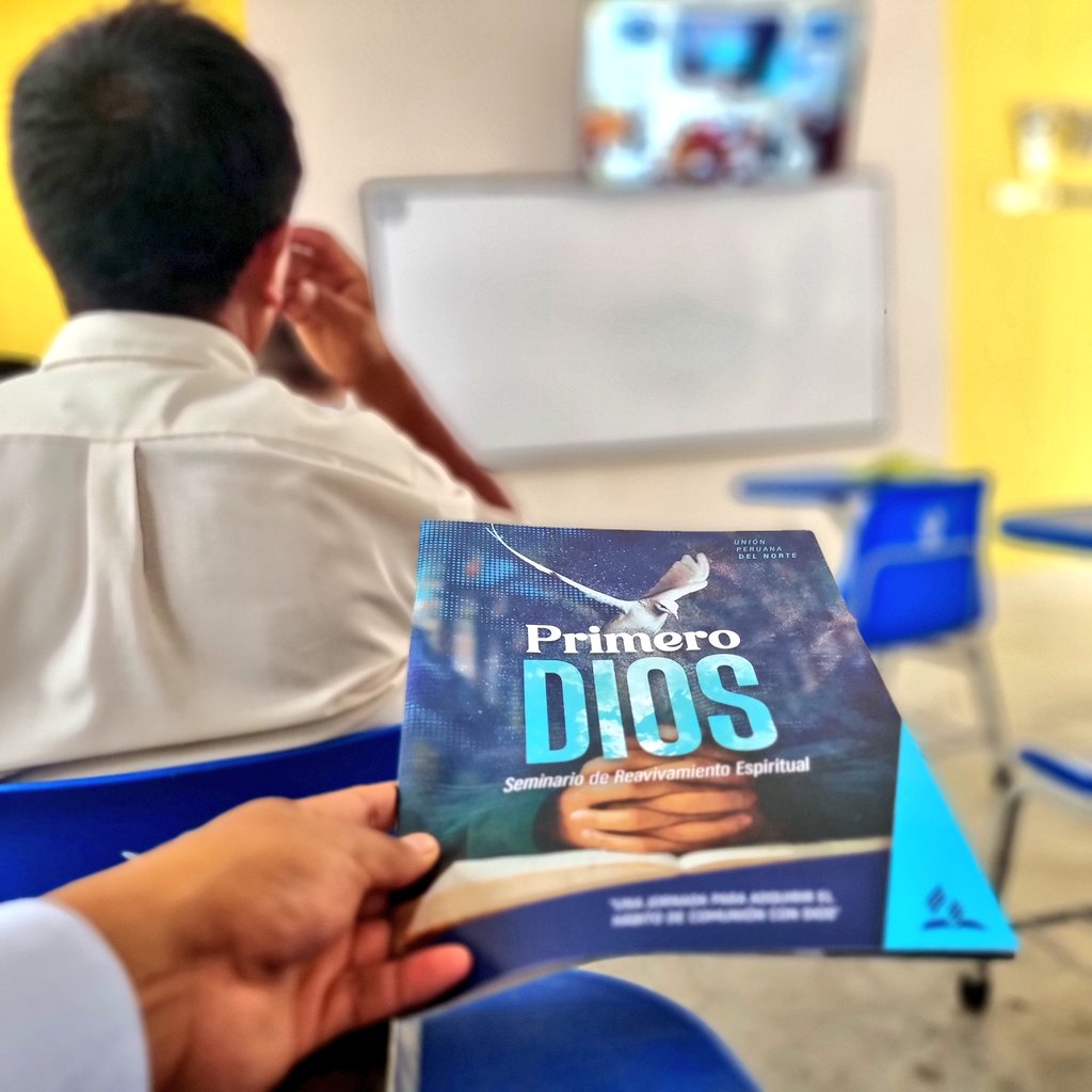 JoseUrciaCarlos's tweet photo. Desde Bagua Grande #DMUtcubambaC ancianos y directores de iglesia participando del Seminario de Reavivamiento Espiritual #PrimeroDios https://t.co/UpzEzS1Vz3