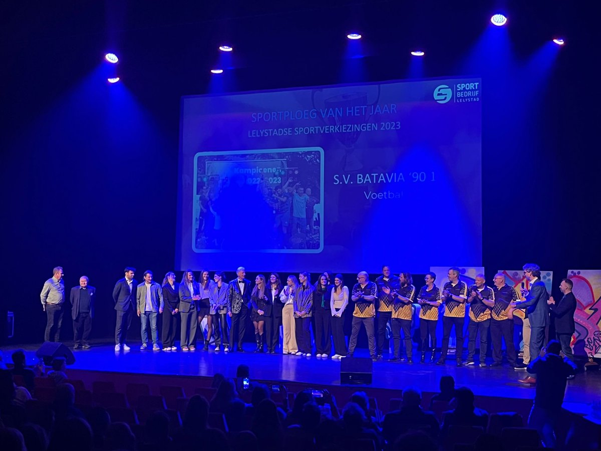 Wat een feest! Alle winnaars van de Lelystadse #Sportverkiezingen2024 van harte gefeliciteerd! 🥳 Mooi evenement van <a href="/SportinLelystad/">SportbedrijfLelystad</a>, waar sporters uit <a href="/gem_Lelystad/">Gemeente Lelystad</a> terecht in het zonnetje worden gezet. #sport #Lelystad #sportbedrijf #gezondheid #fitheid #VVD