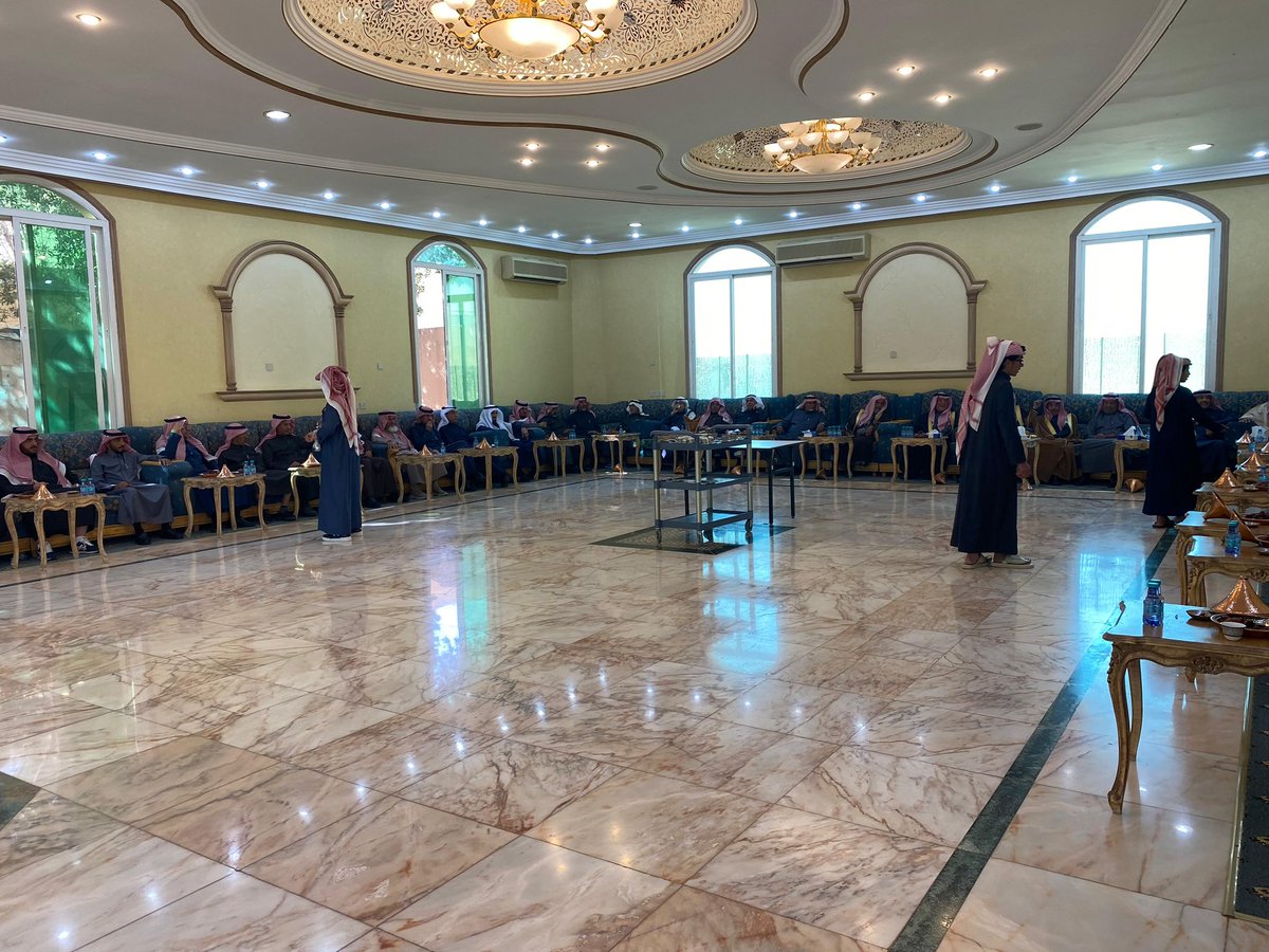 MohmmdAltamimi's tweet photo. شرفنا ظهيرة هذا اليوم السبت عند آل عبدالله في حي القارة بتمير عائلة الزكري أهل حوطة سدير
وجمع من الوجهاء والمشائخ 
 بعدها توجهنا إلى
المخيم الربيعي لصاحبه/محمد السلوم العثمان 
ثم بعدها اتجهنا الى املاك الأجداد  (الغريزية) في ضيافة أبناء العم عثمان بن عبدالله رحمه الله
#سدير
#تمير https://t.co/T1h3iqZePi
