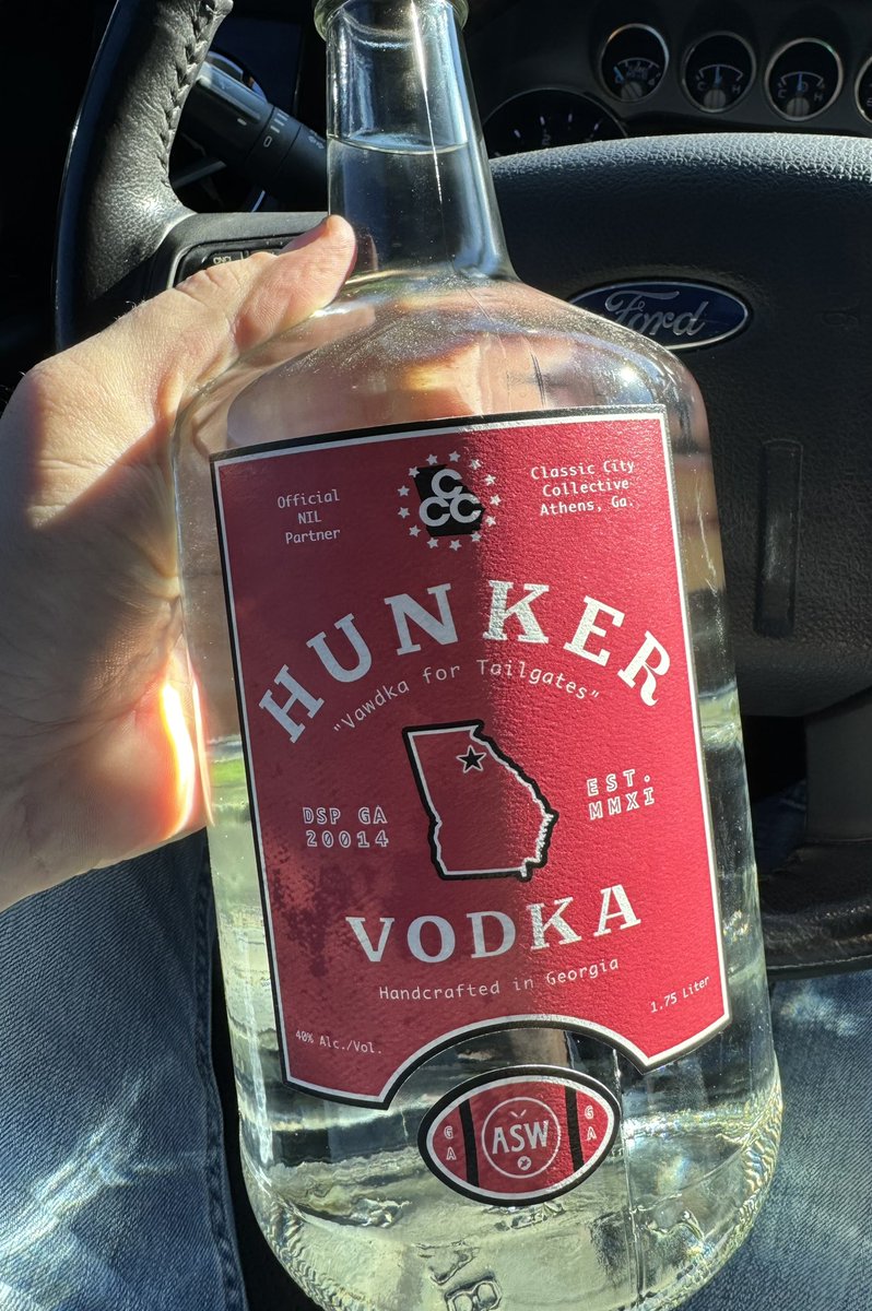 timeharrell's tweet photo. Doing my part for the @ClassicCityCLTV . “Finally got a handle on you”  #HunkerDown #GoDawgs https://t.co/gVirzGDCzz
