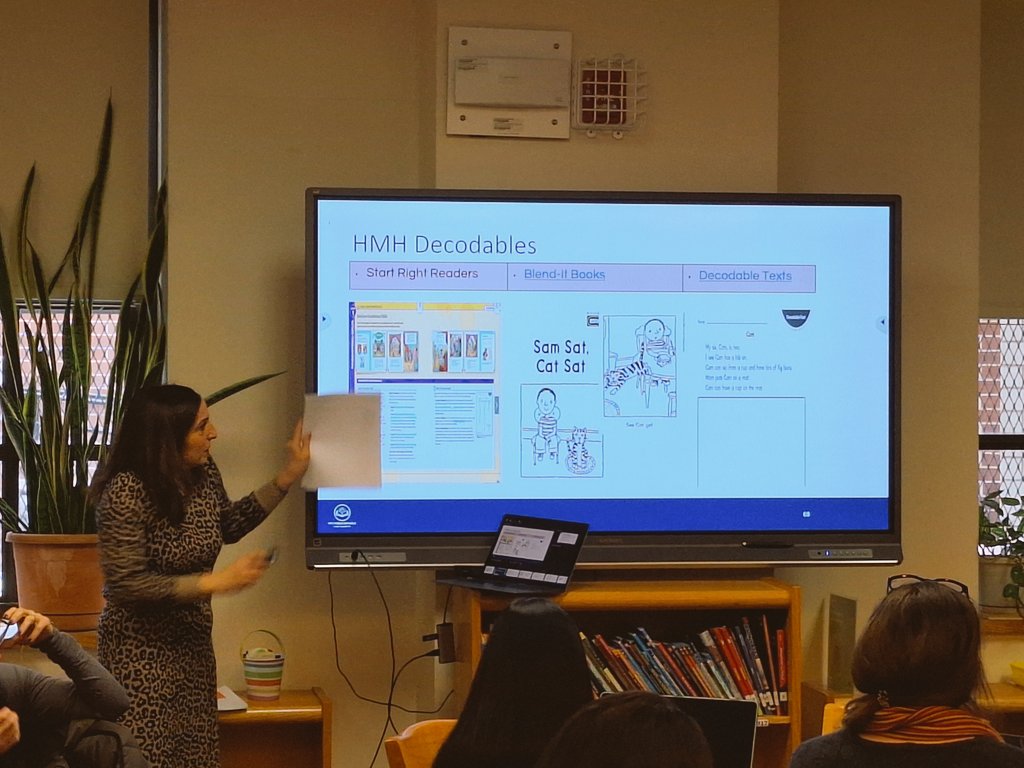 Jacquel31350457's tweet photo. Thank you to the District 24 Special Education Liaisons @NYC_District24 for a great first meeting and for engaging in IEP review results data analysis. A big thank you to our colleague @LiteracyRocco  for engaging us in activities focused on HMH Decodables. https://t.co/ARw0uOdo4b