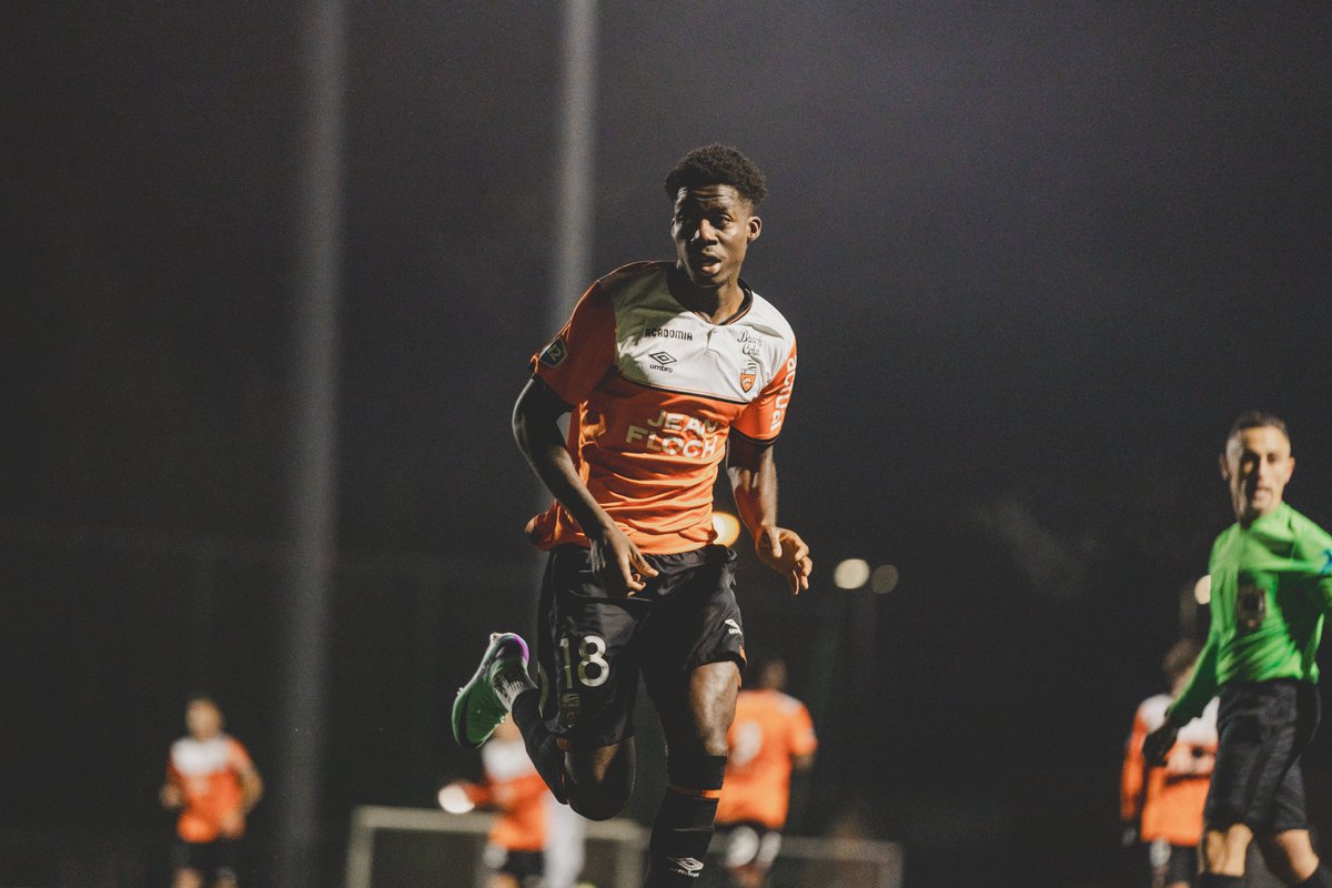 ⚡️ Victoire de notre réserve face à l'<a href="/EAGuingamp/">En Avant Guingamp</a> !  

Succès 1 but à 0 et une belle opération pour les joueurs d'Arnaud Le Lan 🟠⚫️
⚽️ Clarence Kegongo