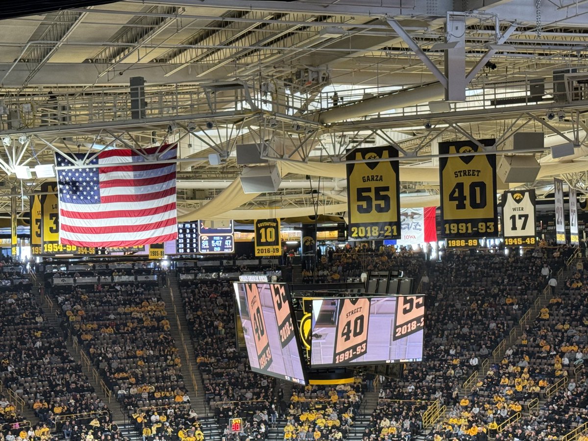 Shannon_Latham's tweet photo. Taking a moment to remember Chris Street. #Forever40 @IowaHoops 🖤💛 His family and friends are on my mind and in my prayers. https://t.co/t7QzYXjePL