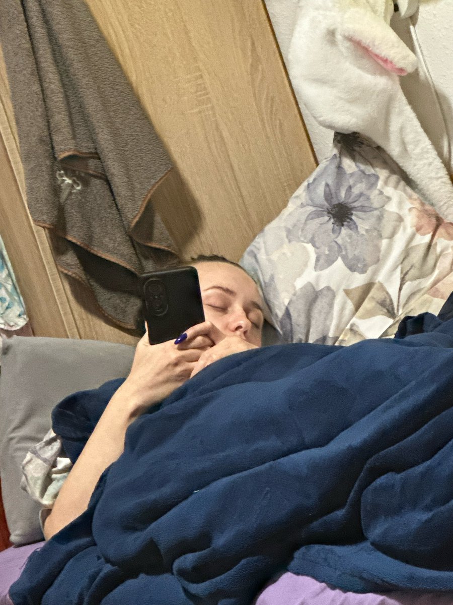 LillyaDd's tweet photo. «а извините, мы не сможем сегодня встретиться, очень занята» 😂 https://t.co/v8C9eZ14KT