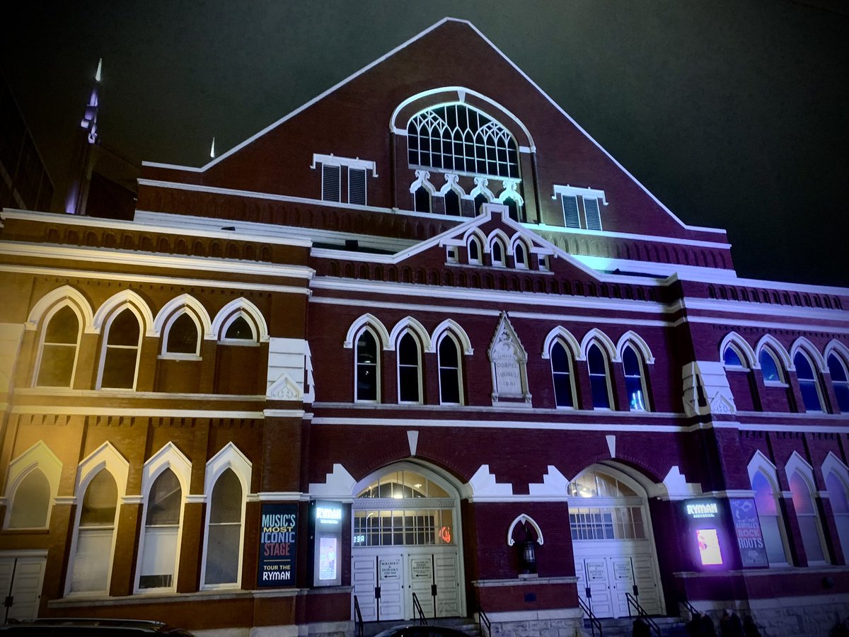 2kerroksesta's tweet image. Amerikan päiväkirjasta XIII

Iltakävelyllä Nashvillen kaduilla. Rymanissa ovat esiintyneet ”kaikki”, ja itseäänkunnioittvat ovat äänittäneet konserttinsa. 

Rinten Pekan patsas pääväylän varrella. Ajatelkaa, memphisläiset joutuvat tyytymään Elvikseen.

#Nashville #RymanAuditorium