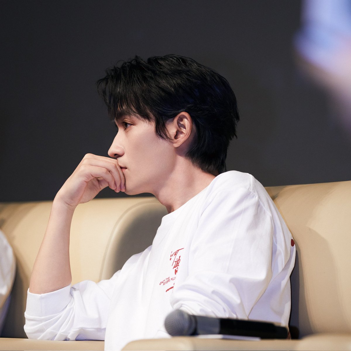 唯一纯白的茉莉花。
#zhuyilong