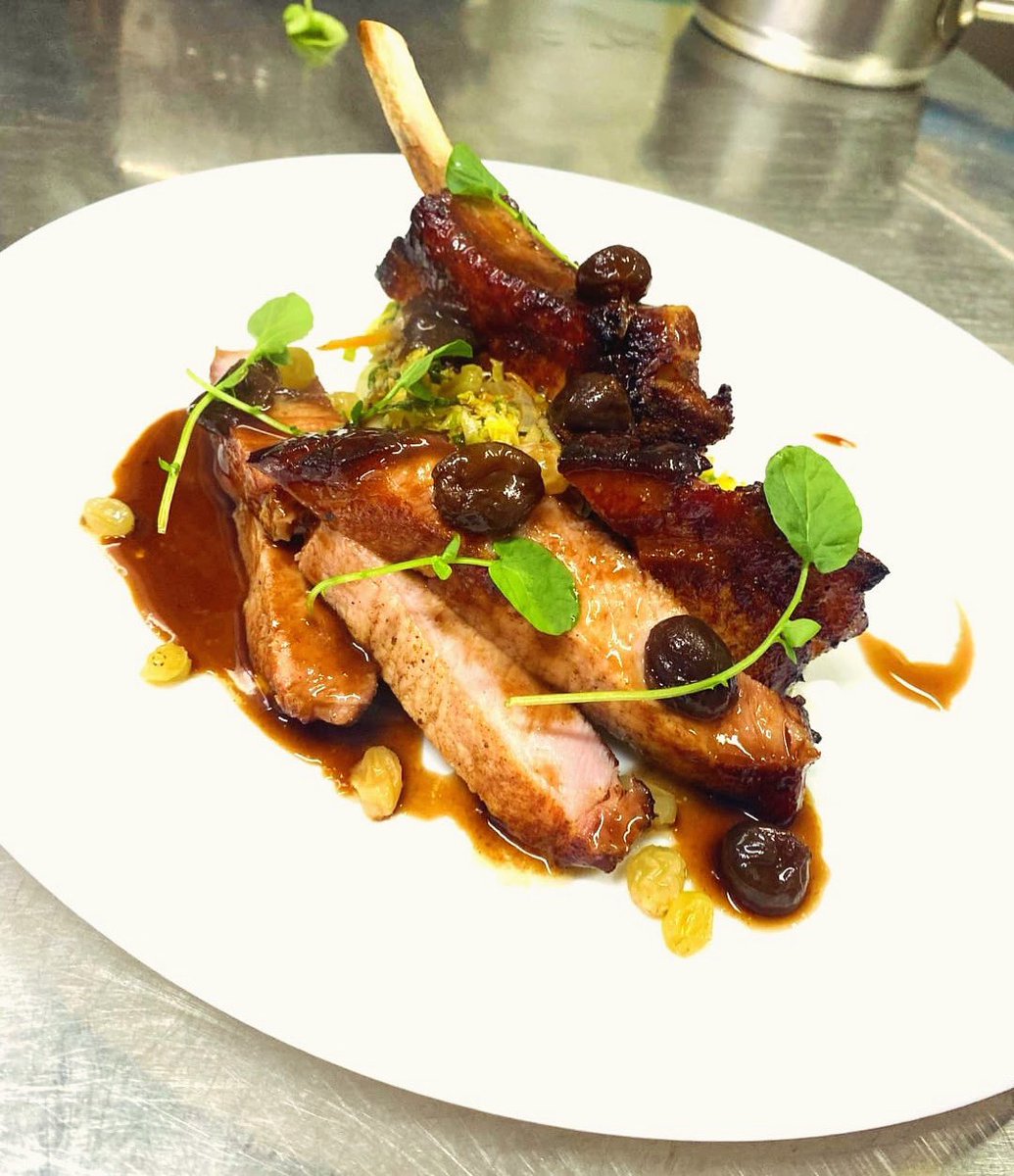 RoyAbra35073397's tweet image. One of tonights Blackboard special….
 Sweetcure Pork Chop, Mustard Mash, Sauté Cabbage, Pickled Raisins, Roasting Jus … #SupportSmallBusiness #supportlocal #simplefood #comfortfood #localproduce . @SmugglersTable.
