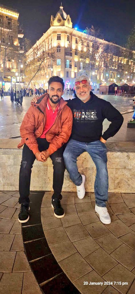Cbe_Box_office's tweet photo. Stylist Nikhil Nair and @Aravoffl With #Ajith Sir ❤️💥

Recent picture from #Azerbaijan, In Final schedule 💥

#VidaaMuyarchi https://t.co/fs8tBJQD3Y