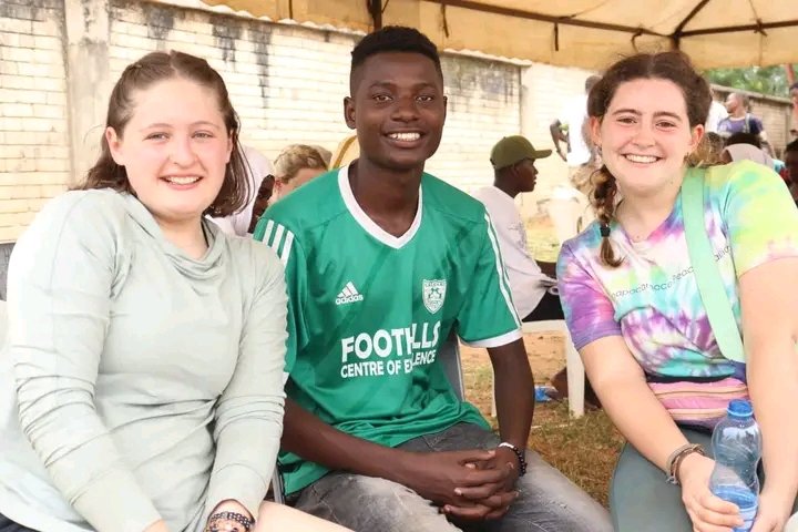 Samba4Youth's tweet photo. 🌟 Unforgettable day with Manchester University at Kombani Force Grounds! 💃🎶 Exploring mental wellness through dance, play, and dialogue. 

#KumekuchaQuest 
#WellnessMagic ✨

@gchallenges @GSNAfrica @RadioKaya @BaseTitanium @swahilipothub https://t.co/DEGmKJcpeW