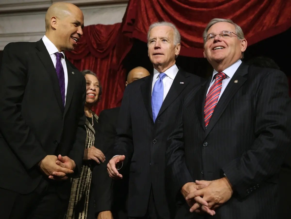 NJTODAY's tweet photo. https://t.co/7vgfd3kvb3

Joe Biden promises more of the same in a time when Americans are demanding change.

@marwilliamson @deanbphillips @RobertKennedyJr @cenkuygur @JoeBiden @DNC https://t.co/eS2roiWQYw