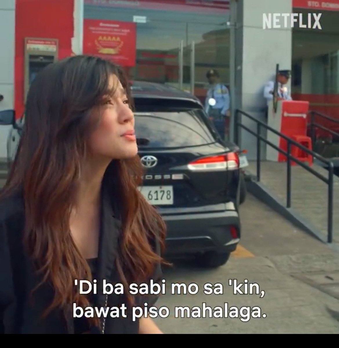 JJ456017's tweet photo. 💸 The ‘real boss’ 🤭 “Pick those up!!”
- #LingLing
it’s a tough economic crisis 😓
BINGLING KEEPS ON SEARCHING
#CBMLOnNetflixEp71
#CBMLOnIwantEp71
#CBMLOnNetflixEp72
#BelleMariano #BellesGlobalFamily #CantBuyMeLove #DonBelle #theBELLEeffect is real 🫠😍 https://t.co/4caKJARZl6