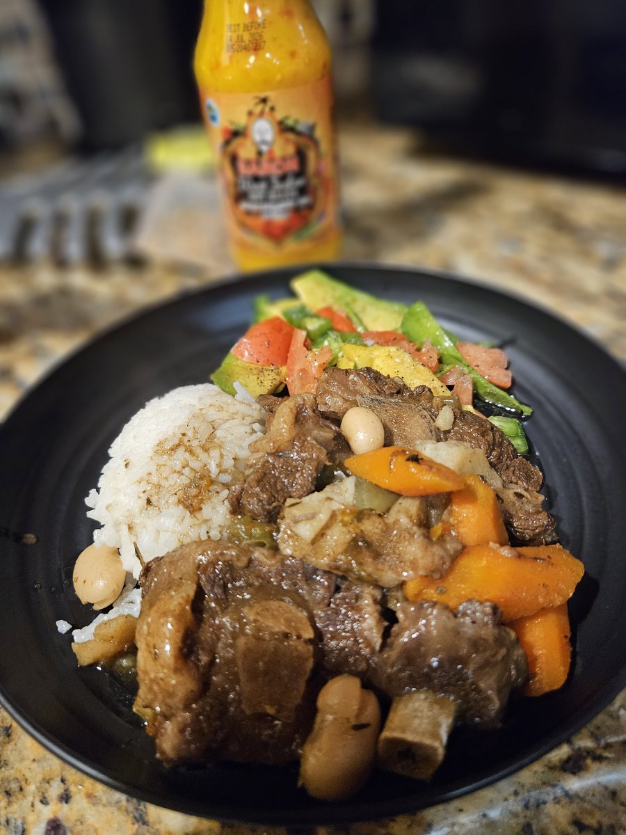 GeeWill99234155's tweet photo. #Oxtail #Meal #Cooking #Foodie #rice #Avacado #GoodFood #FarealDoe #inthekitchen #NYC #BK #ENY https://t.co/M77J9mJ9oq