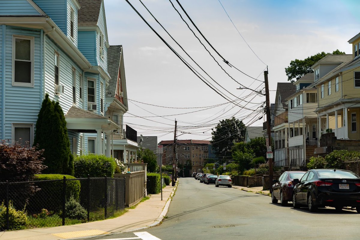 Are you trying to buy a home in Boston?🏘️ The <a href="/CityOfBoston/">City of Boston</a>'s #BostonHomeCenter can help you buy a home in Boston with resources and $50K in financial support! Start your journey to homeownership today and discover our programs on our website to help you.➡️ow.ly/xahX50Qski5