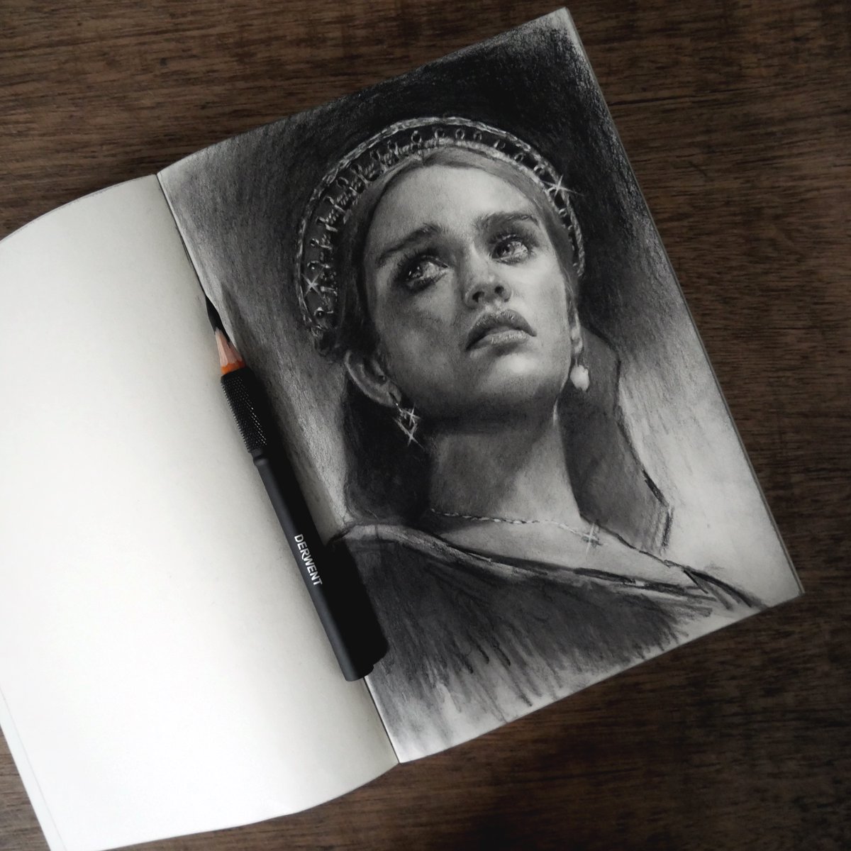 My shop is now reopen for prints preorders until February 11th✨

Lot of new and old prints + some original drawings
Worldwide shipping
Link below (and in bio)

(RTS are very much appreciated ❤️)