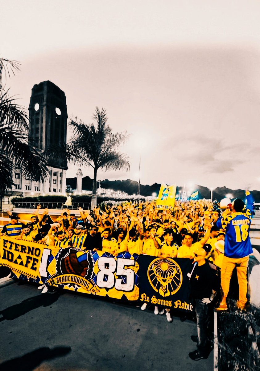 xanderPercurUD's tweet photo. Nuestra gente tiene claro el camino..
y más allá de las victorias o las derrotas siempre está a tu lado.
No importa distancia, lo que cueste, ni que día del año toque. Lo importante es acompañarte y estar.
Siempre hemos estado💛📢!
Seguimos en el camino !
#juntossomosmasfuertes💪🏽 https://t.co/c2eJUGKvC0