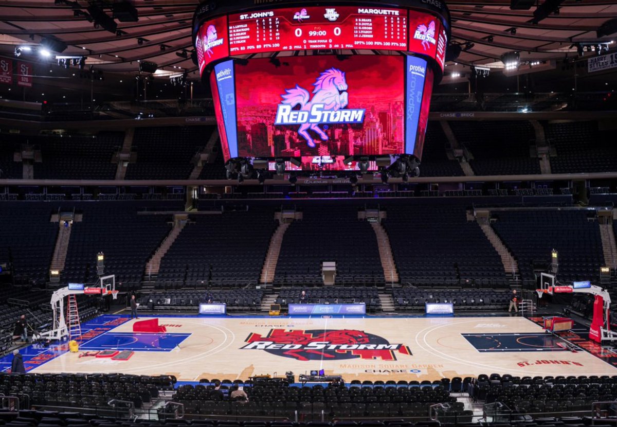sportslogosnet's tweet photo. The St. John's Red Storm #stjbb will wear 1994-95 throwback uniforms, play on retro court during their game this afternoon against Marquette 

More pics, and details in the post: https://t.co/TZ1SngrKqk https://t.co/lKNa38Ekwp