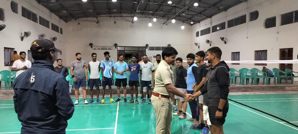 AndamanPolice's tweet photo. Diglipur's youth showcased exceptional sportsmanship at the SP Cup Badminton tournament during the 72nd #PoliceRaisingWeek2024! Enthusiastic participation from across the region, especially the vibrant youth, made it a memorable event. https://t.co/Lz4cWauAsD