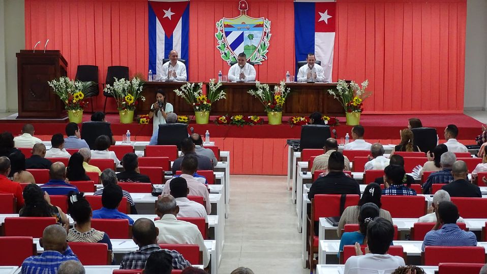 Transcurre ahora Asamblea Municipal del Poder Popular en su XVIII Período de Mandato #Bayamo.
📸 CMKX Radio Bayamo
#ProvinciaGranma
#Cuba
#ParlamentoCubano