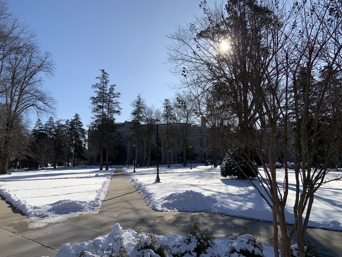 DrGeorge_MU's tweet photo. Enjoying an inspired day of learning on the campus of @monmouthu. Doctoral students both in person &amp; synchronous online #HighFlex #HybridLearning discussing educational equity and qualitative research. Lead on… Learn on… @MUSOEleadership #MUSOE #flyhawks @MUschoolofEduca #MUEdD https://t.co/hc6lKwQLcc