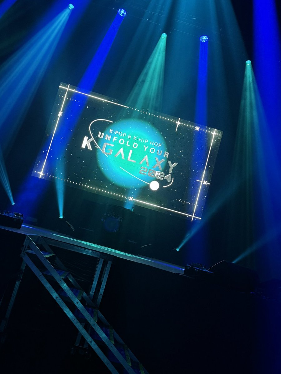 rcyloey's tweet photo. concert of the week๐ซ - K-GALAXY 2024 / berlin, 18/01/24.โ๏ธ๐ฉต
#PoweredBySamsung #withGalaxy #Hanbin #KimHanbin #KGalaxy2024 #KGalaxy #SamsungGermany
#POW #GRID #HONG #HYUNBIN #YORCH #JUNGBIN #DONGYEON #LEO #BI #131LABEL
#๋น์์ด #๋ฆฌ์ค https://t.co/IqDMpm1me4