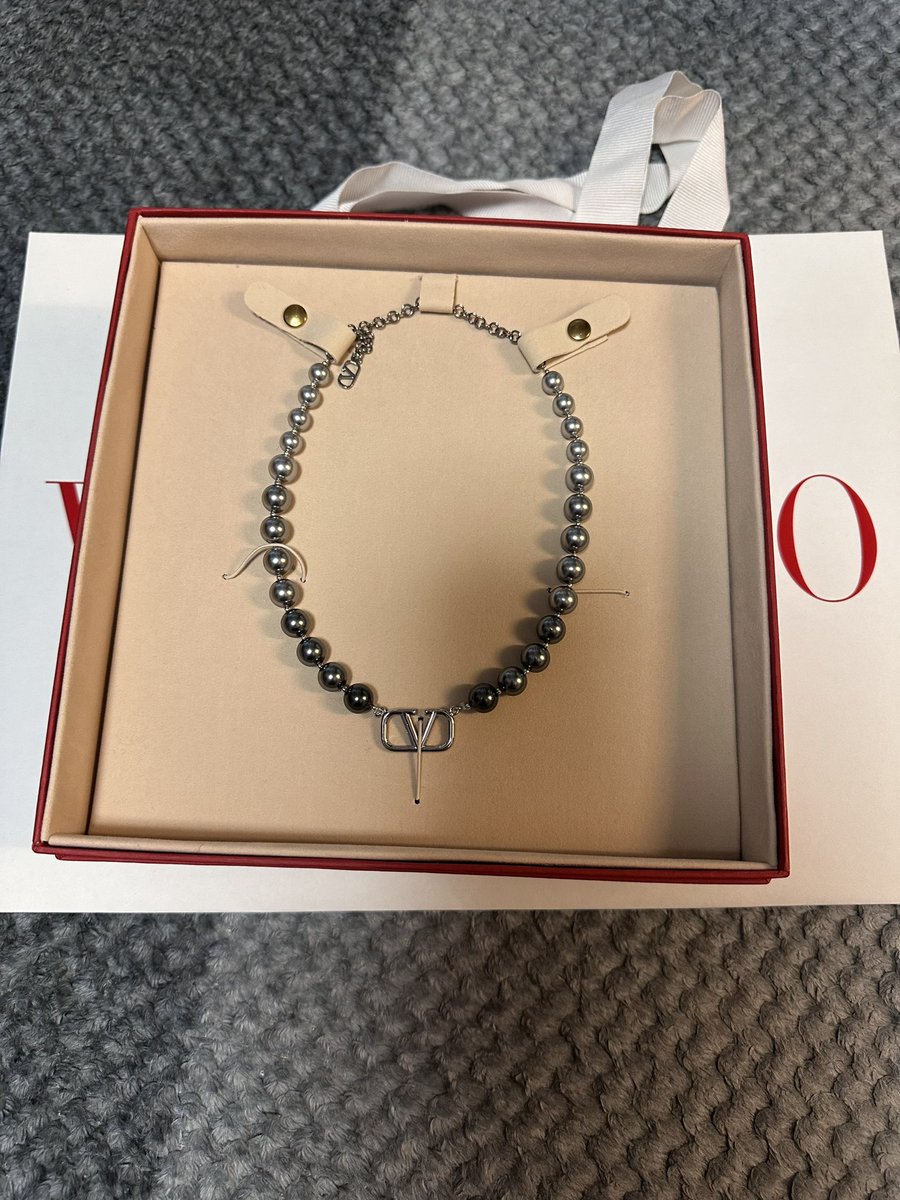 お待たせしました！ 購入した商品は、ユンギがD-DAYツアーで身に付けて