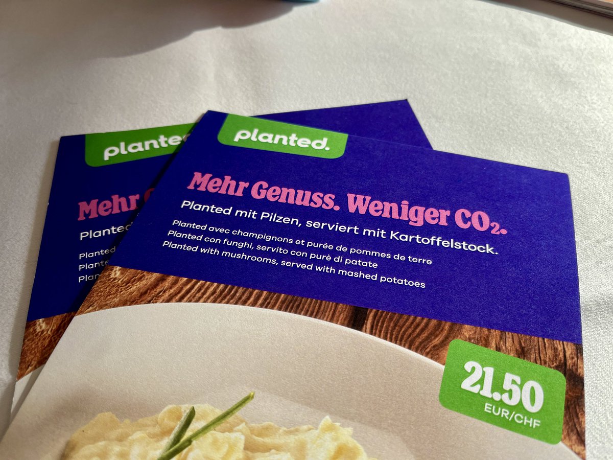 speisewagen's tweet photo. Ab Basel das Plantet mit Pilzen und Kartoffelstock für CHF 21.50 getestet. Die Portion ist für diesen Preis überschaubar. Das Co2-einsparende Essen wurde zudem sehr pragmatisch angerichtet. https://t.co/XvCx1hfP6R