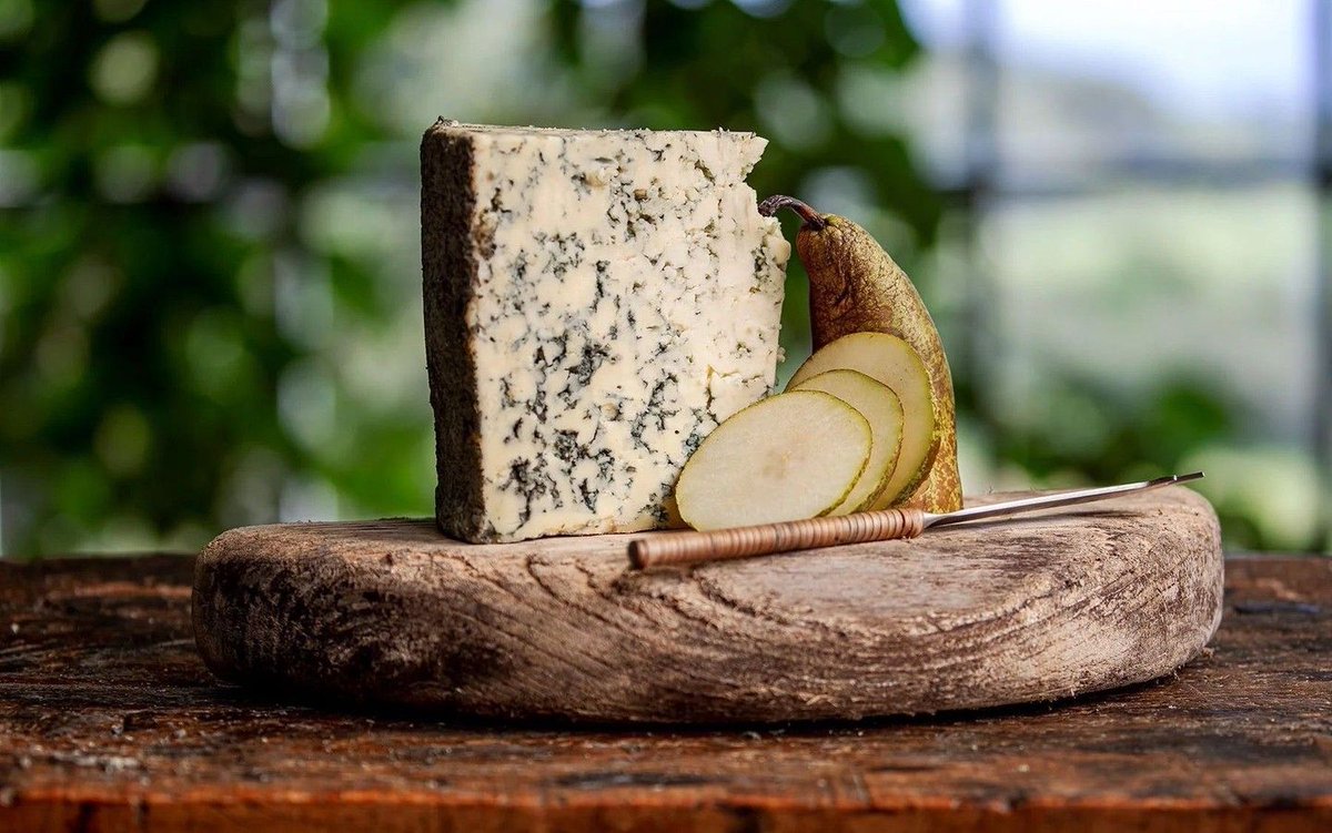 We are celebrating Burns Night on January 25th with a special dinner! 

The single malt whisky 🥃 will be flowing. Food will be a delicious  menu from Wee Bites to a  cheese sourced from the Hebrides. 

Join us as we have a few tables left. Pre-booking essential.