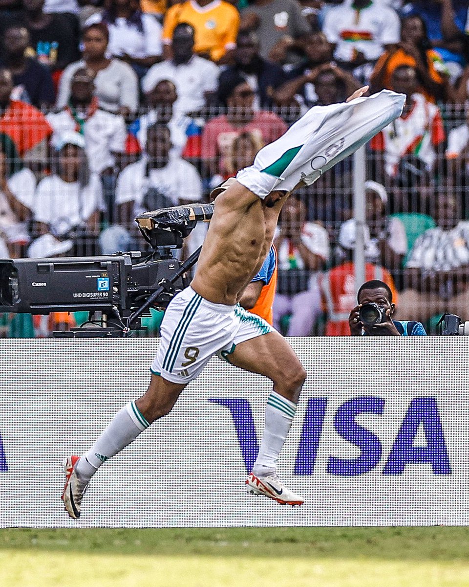 brfootball's tweet photo. Nothing quite like the feeling of a 94th-minute equalizer in a major tournament 🇩🇿 https://t.co/yaWuLTjtq6