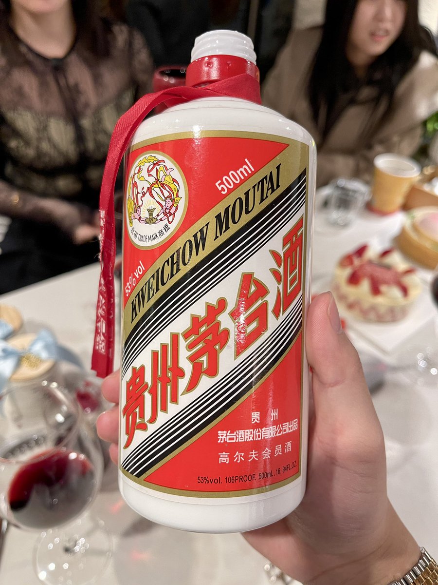 have25737's tweet photo. 周六晚上的生日派对🥳

#friends #happybirthday #wine https://t.co/FYp11AergY