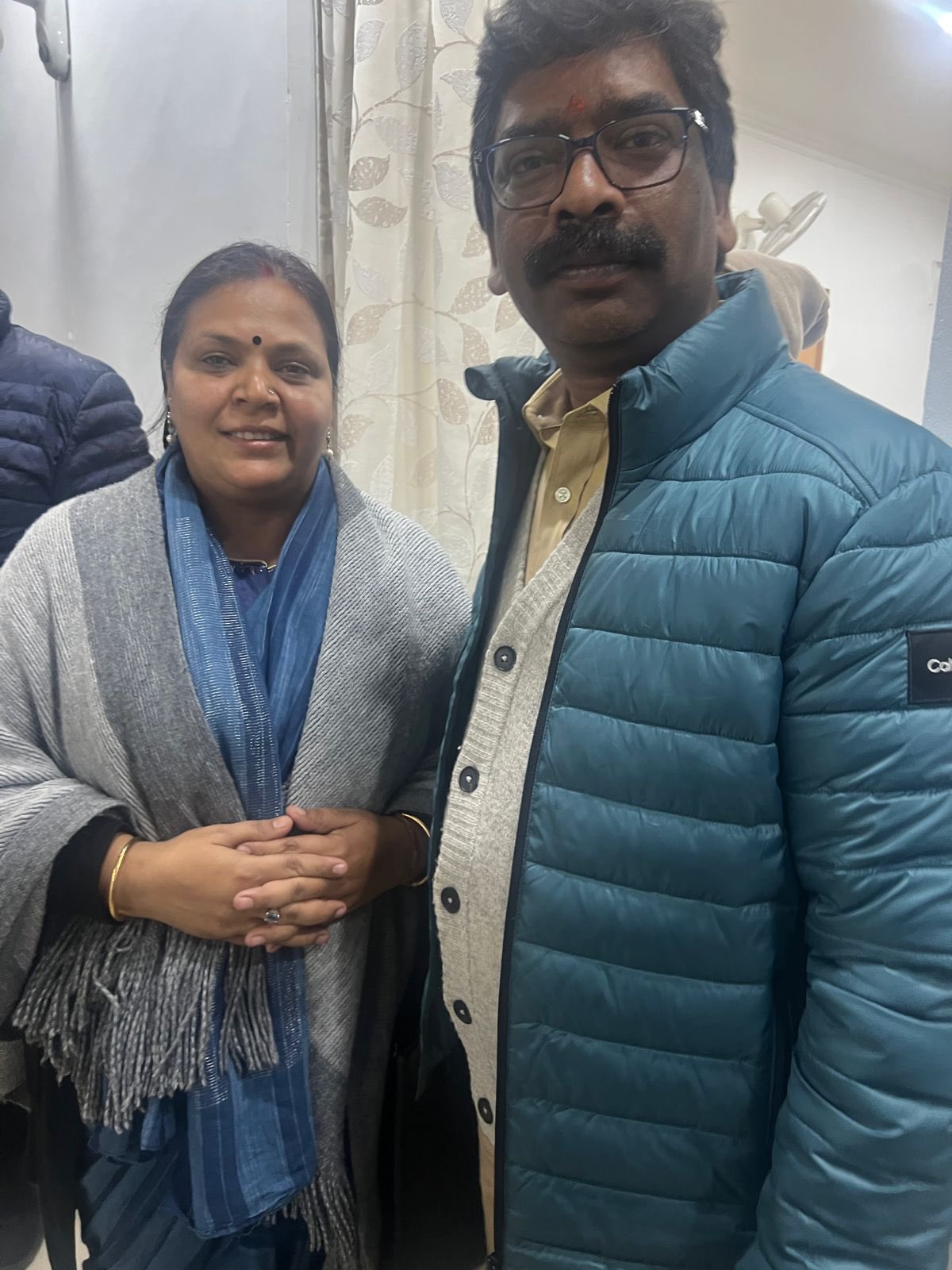 jharkhand-ed-inquiry-on-the-other-hand-hemantbhaiyasabsebadhiya-kept-trending-on-social-media-x