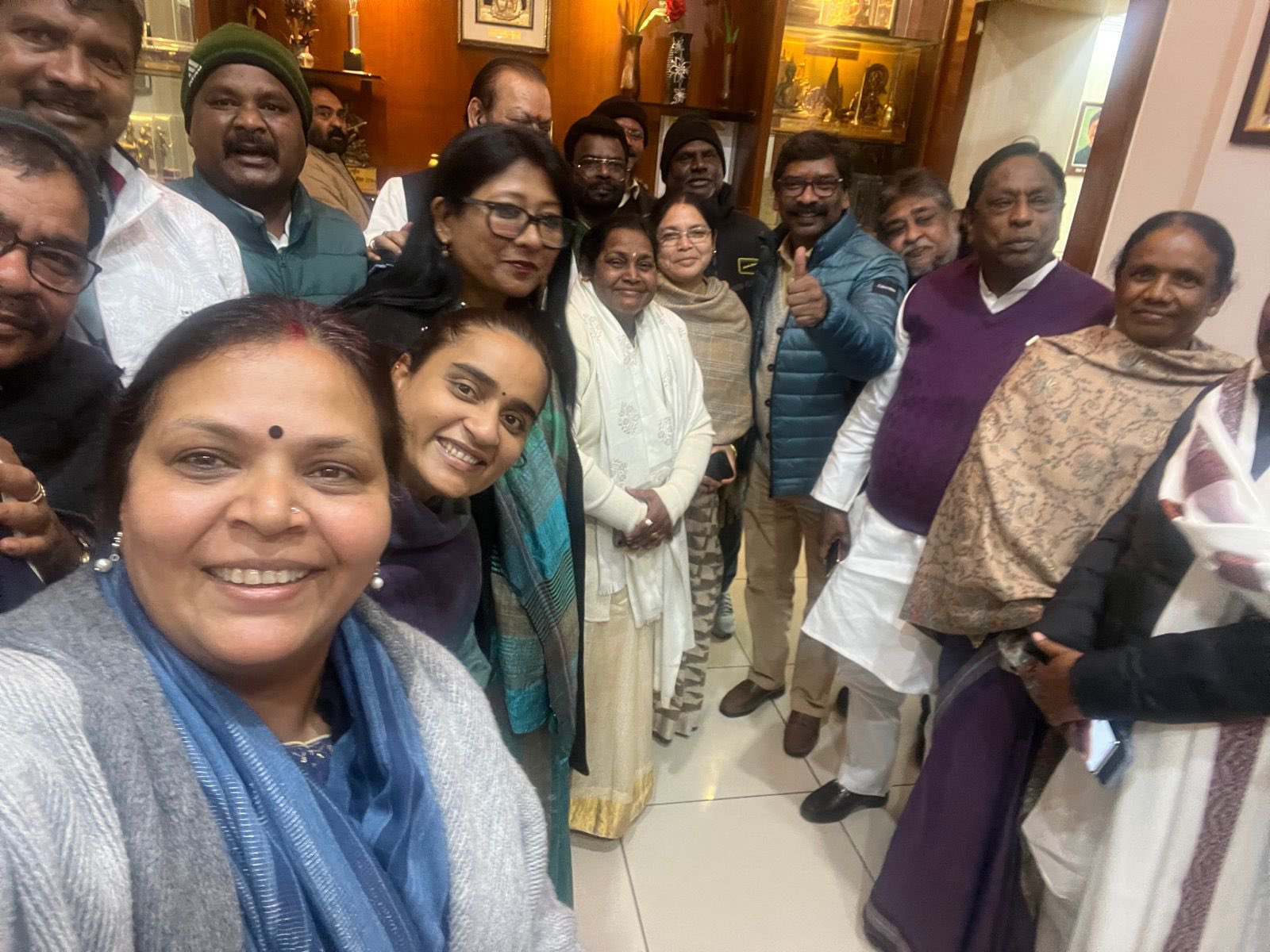 jharkhand-ed-inquiry-on-the-other-hand-hemantbhaiyasabsebadhiya-kept-trending-on-social-media-x