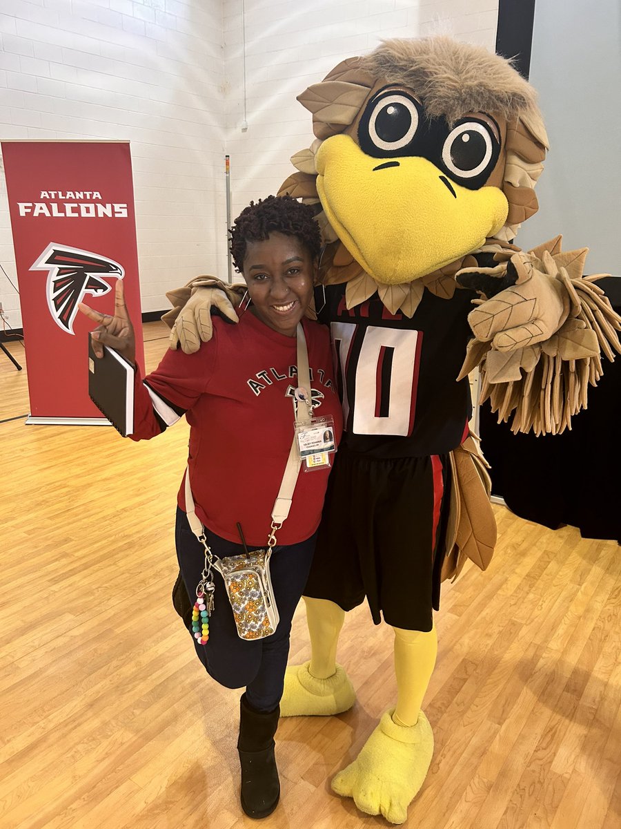 kelsedwards1016's tweet photo. Thank you @FreddieFalcon for coming to @IsonSpringsES ! We had so much fun learning how to RISE UP and celebrating  our Hawks of the Week! 🦅 https://t.co/a3J3MIlGcl