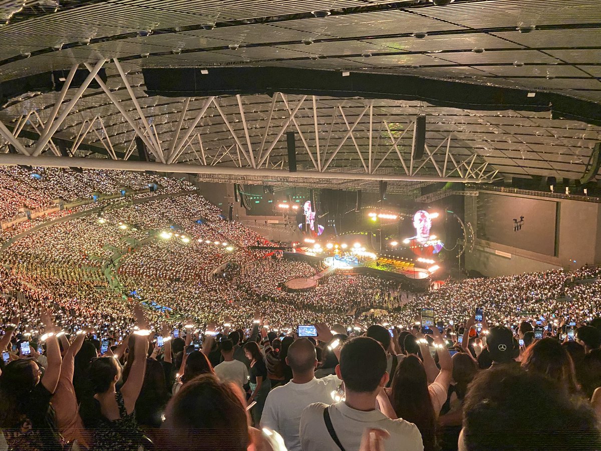thechichSharon's tweet photo. Last night was just surreal!! Worthy of being my first ever concert!! Thank you, @coldplay for always saving me!! 🫶 

#ColdplayManila #Coldplay #ColdplayPH #MusicOfTheSpheresWorldTourPH #ColdplayInPH https://t.co/sGtsugvTKM