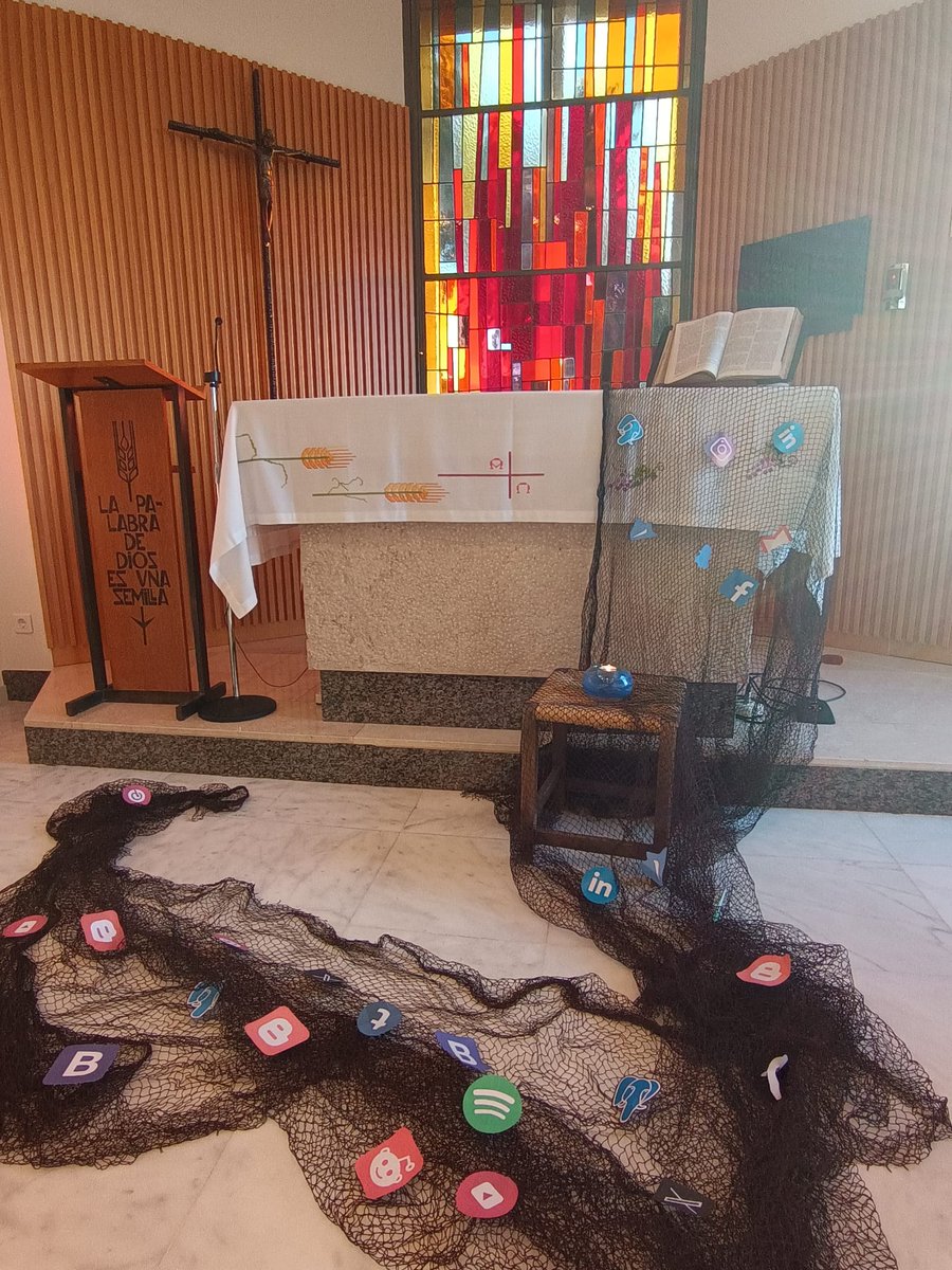 Enredadas para seguir evangelizando y llevando la Buena Noticia <a href="/HijasCaridadEN/">Hijas de la Caridad España Norte</a> <a href="/MilagrosaOviedo/">Colegio La Milagrosa Oviedo</a>