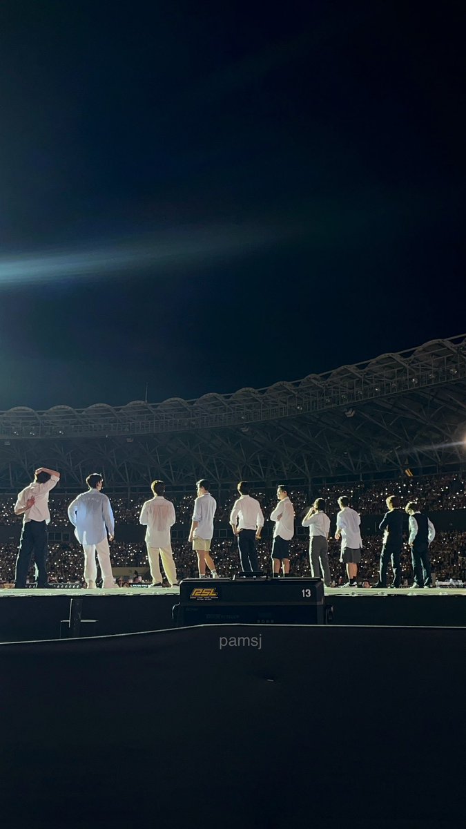0t7micasa's tweet photo. was able to get desired tix, low qn and makapwesto barricade with my irl friends! TyL! 🥺

see you again soon my @pledis_17 🤍 https://t.co/QGDmStNCb9