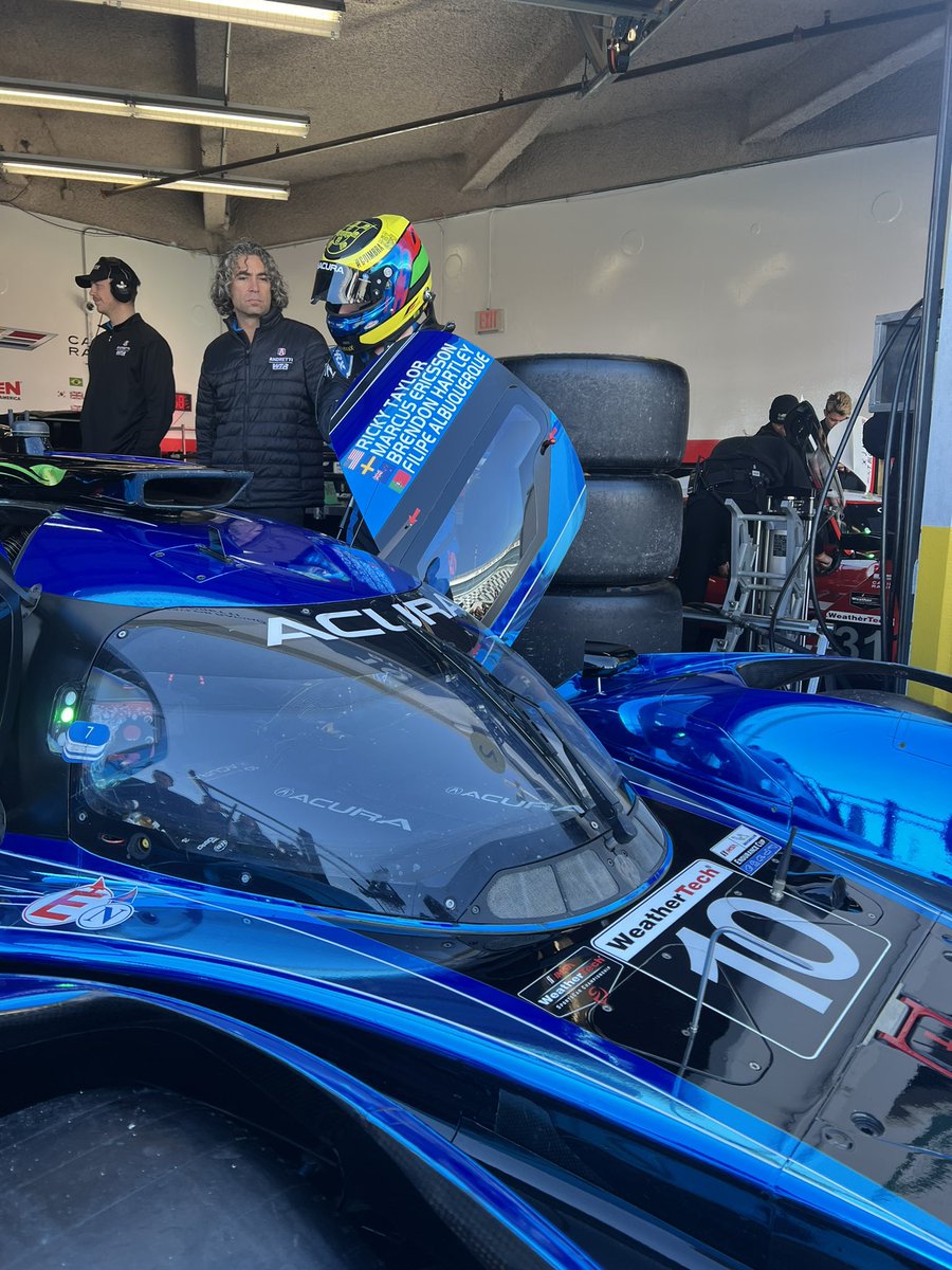 waynetaylorrcng's tweet photo. Saturday morning session sights and sounds from Daytona! ☀️

#WTRAndretti // #Acura // #LamborghiniSc // #KMSports // #DEXImaging https://t.co/DbBEyE1LuT