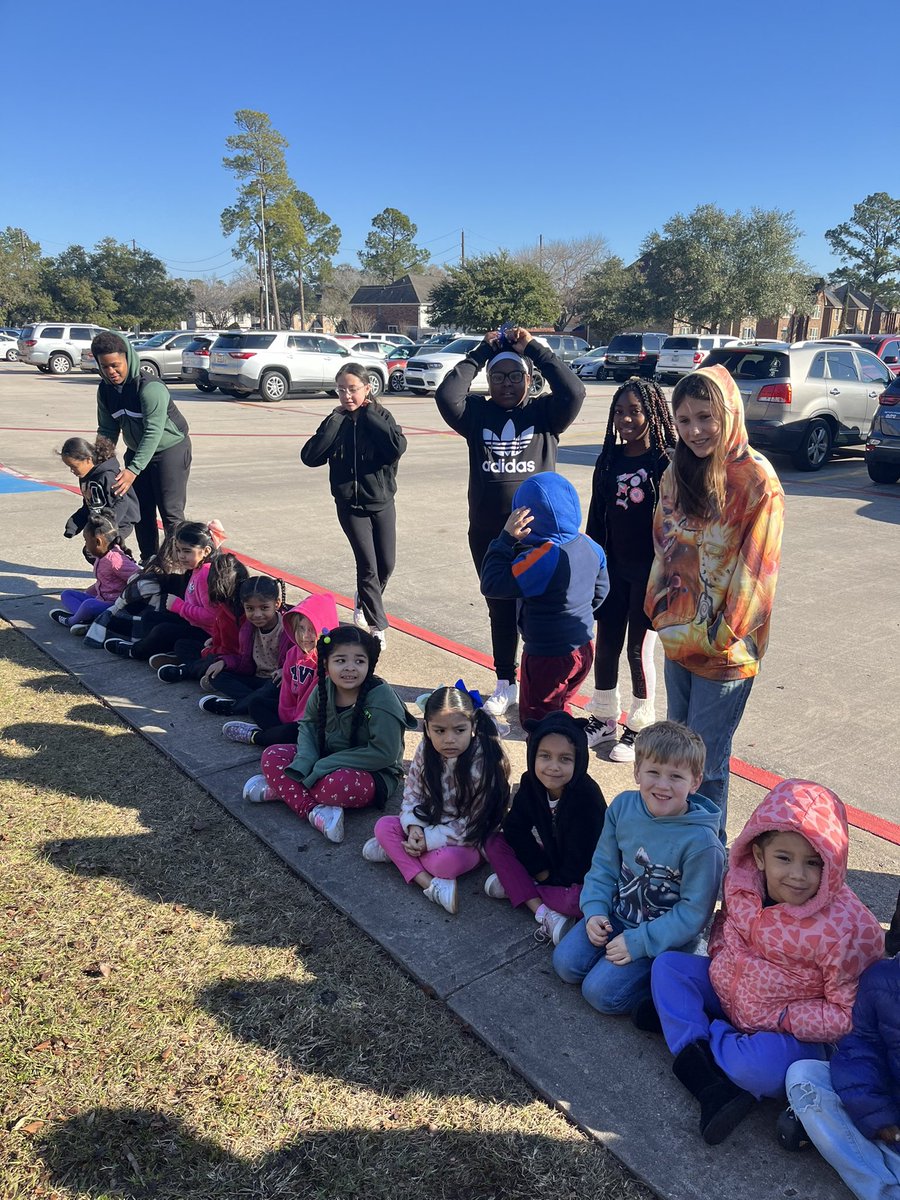 I got to watch the Kindergartners plant tulips with Ms. Chandler yesterday. I loved how the 5th graders partnered up to assist them and I can’t wait to see the flowers grow! @HumbleISD_OE