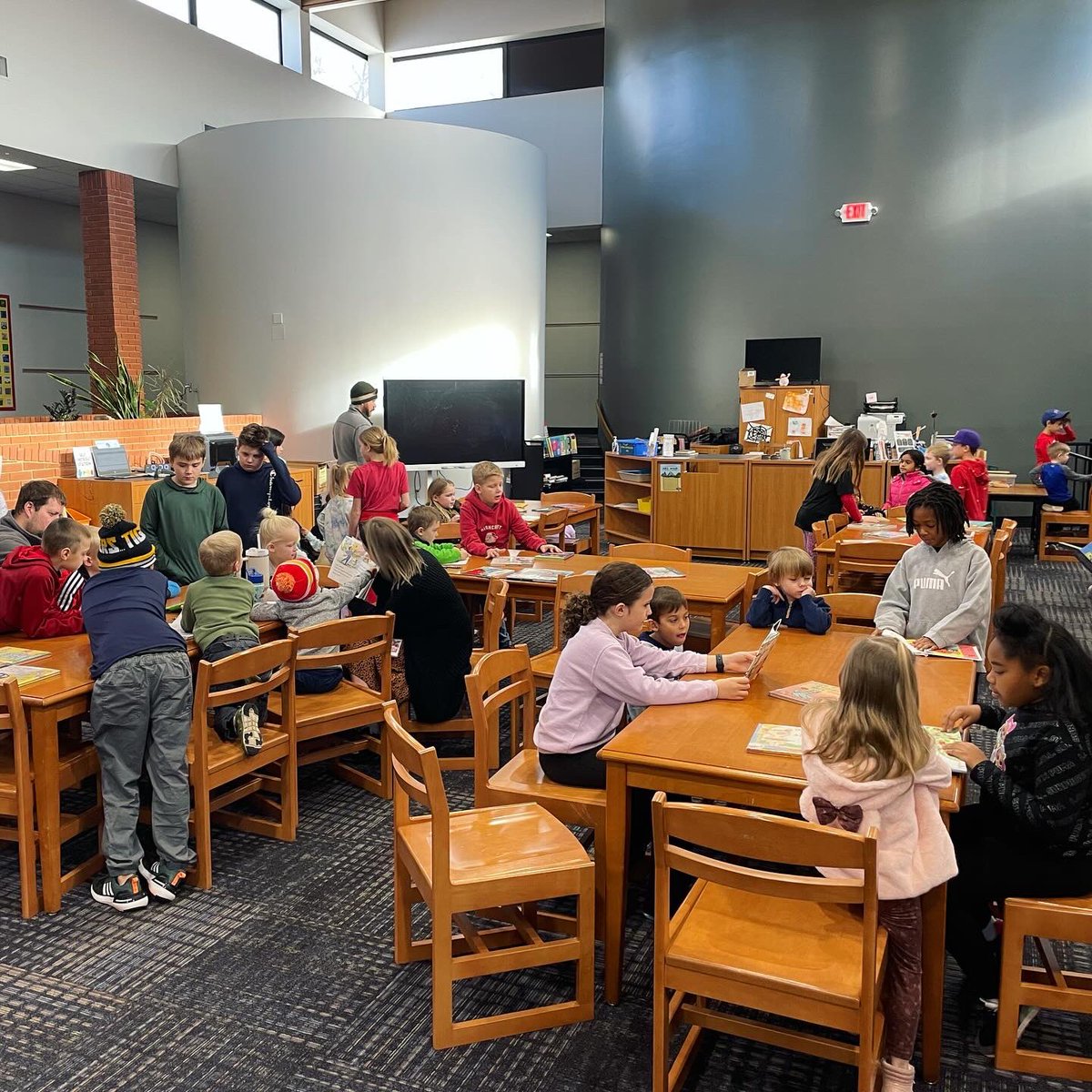 We welcomed our future Redhawks into our “nest” during our “Visit Your Elementary” event.  It was magical seeing our 4th grade students step up to be leaders for our youngest, incoming Redhawks! We can’t wait for them to join us for good in ‘23-‘24!❤️🖤