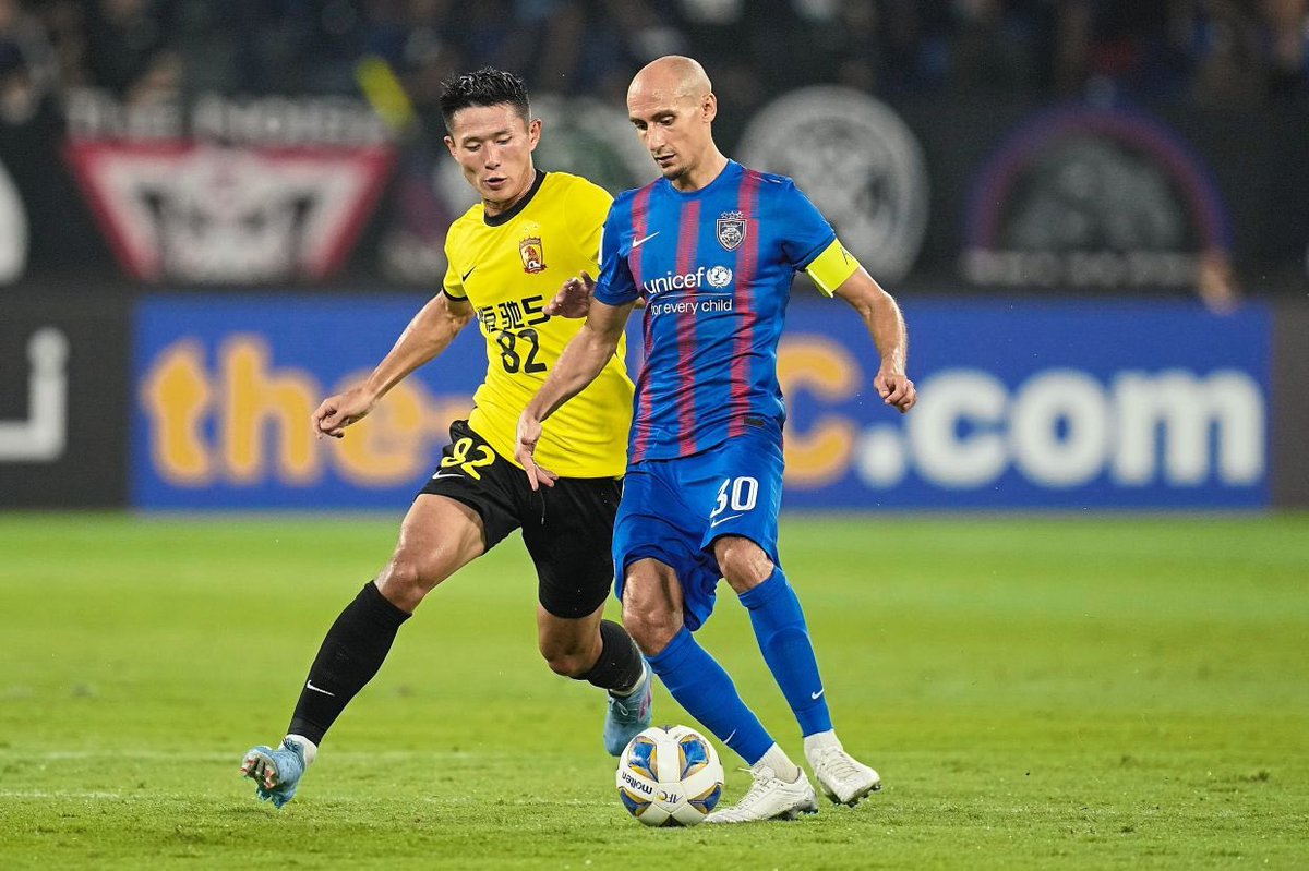 Azam Azih dan Syafiq Ahmad penat penat bawa Malaysia ke Piala Asia bermain dengan jiwa demi negara tercinta.Tiba Tiba yang membuatkan skuad kali ini rosak dan mengarut adalah pemain yang tak pernah main di kelab iaitu Natxo Insa dan Sumareh.

Mereka bukan kisah kalah atau menang